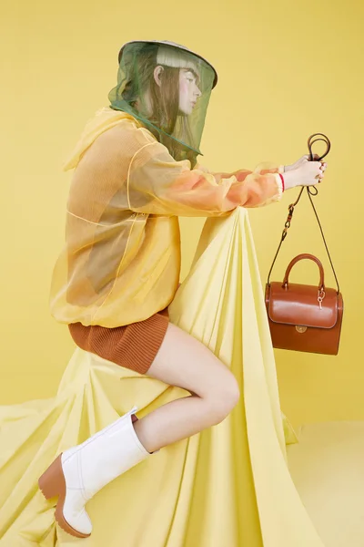 Look 16
